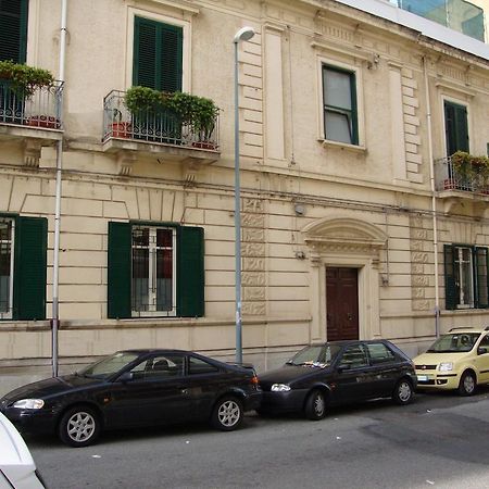 La Maison Des Livres Reggio di Calabria Eksteriør bilde