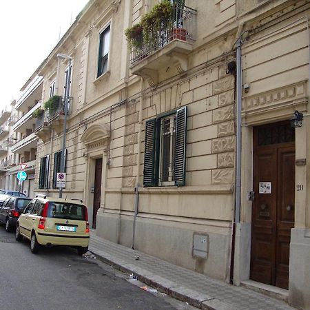 La Maison Des Livres Reggio di Calabria Eksteriør bilde