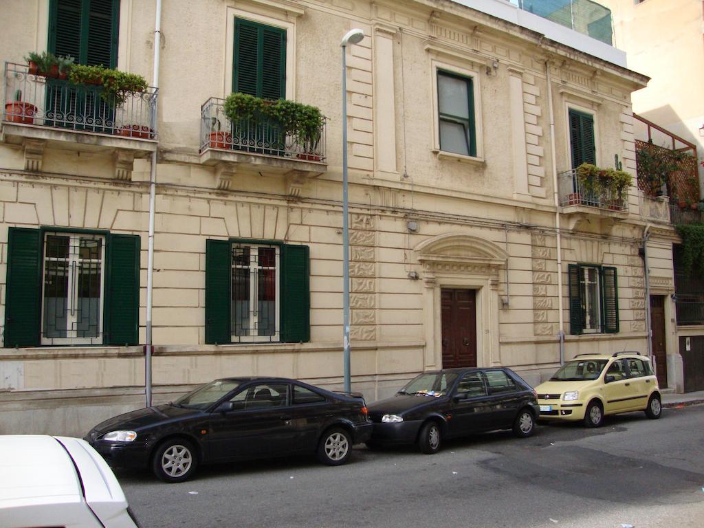 La Maison Des Livres Reggio di Calabria Eksteriør bilde